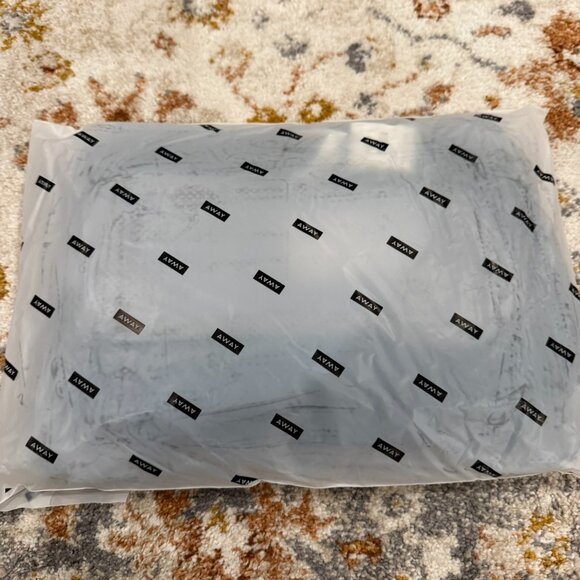 Brand NEW AWAY Luggage Insider Packing Cubes Limited Edition Color (Set of 4) - Picture 4 of 6